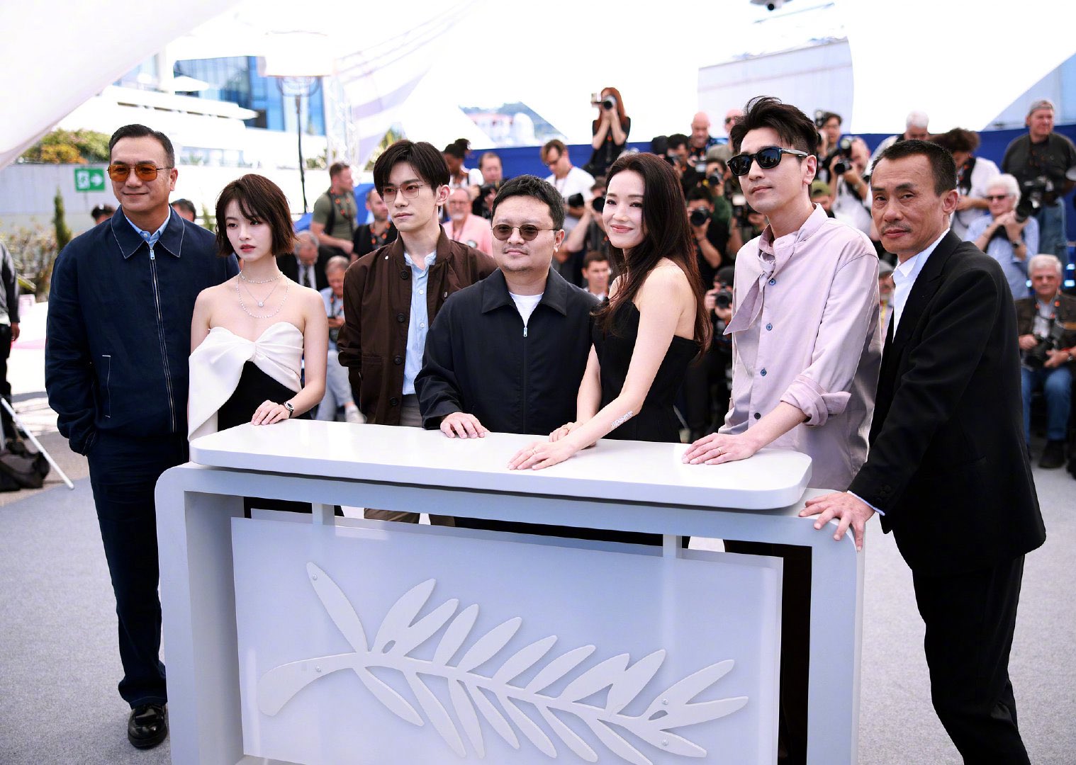 Director Bi Gan wins applause with Speci...